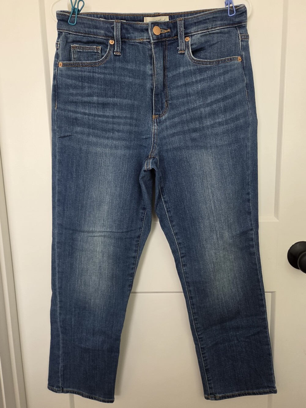 Universal Thread Women's Medium Blue Cropped Straight Jeans. Size 8/29S. #KC